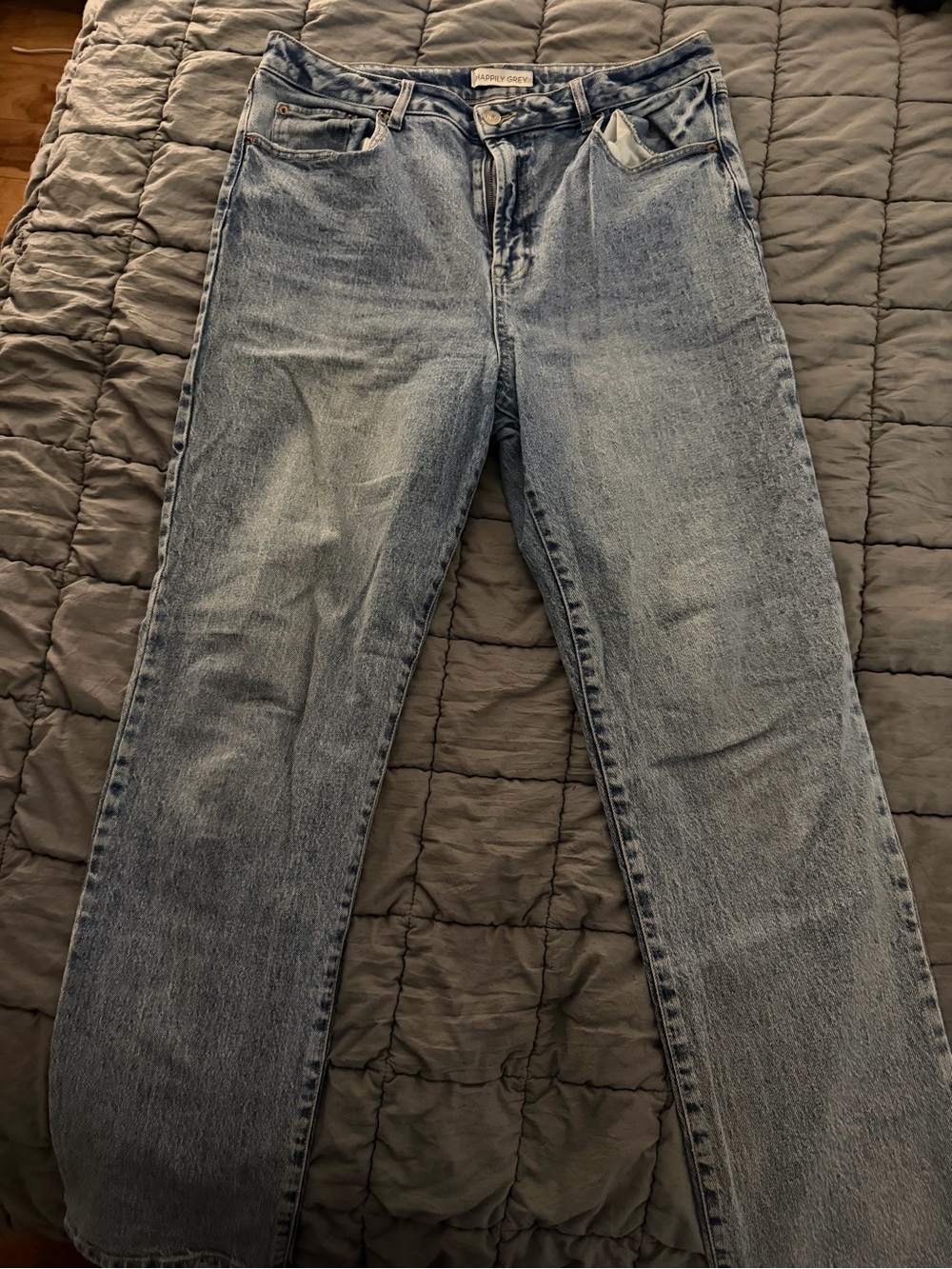 Light Wash Women’s Jeans -